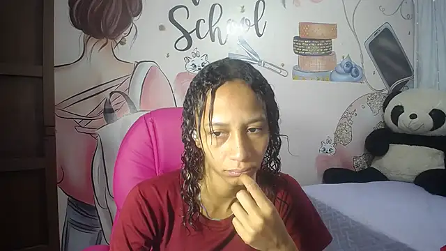 Snapshot of EMMA_SWEETT1 chatting on October 1, 12:33 pm EMMA SWEETT1 online show from October 1, 12:33 pm