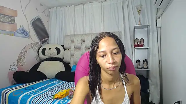 EMMA SWEETT1 online show from January 16, 12:42 pm