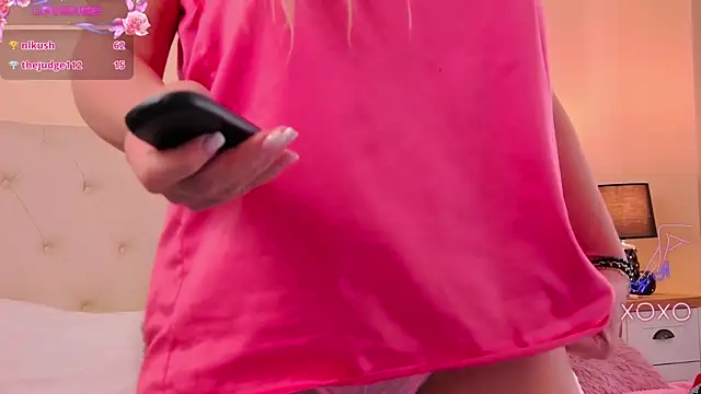 Snapshot of ArianaCroft chatting on February 12, 11:07 am ArianaCroft online show from February 12, 11:07 am