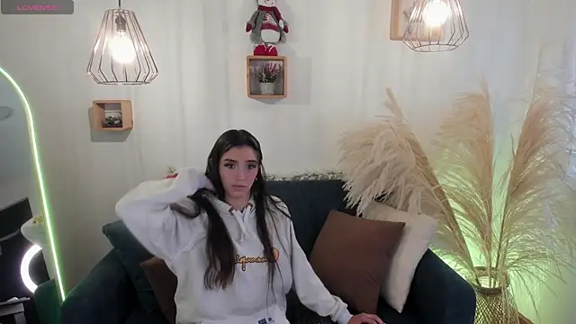 Paola wood online show from December 5, 12:03 pm