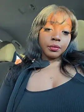 Snapshot of Blazerina chatting on March 17, 11:32 pm Blazerina online show from March 17, 11:32 pm