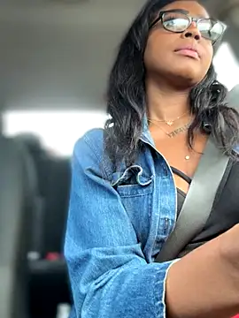 Snapshot of Blazerina chatting on October 1, 5:30 pm Blazerina online show from October 1, 5:30 pm