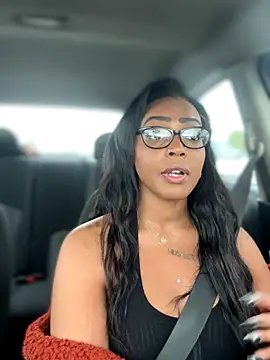 Snapshot of Blazerina chatting on October 10, 7:35 pm Blazerina online show from October 10, 7:35 pm