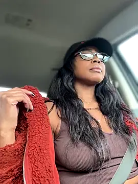 Snapshot of Blazerina chatting on October 16, 5:47 pm Blazerina online show from October 16, 5:47 pm