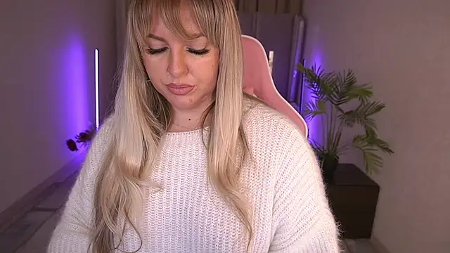 Snapshot of KiraCandyS chatting on January 19, 8:51 pm KiraCandyS online show from January 19, 8:51 pm