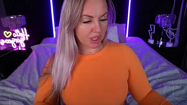 Snapshot of KiraCandyS chatting on September 27, 10:37 pm KiraCandyS online show from September 27, 10:37 pm