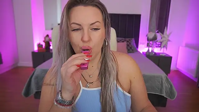 KiraCandyS online show from January 5, 9:18 pm