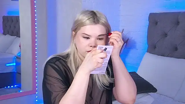 Born to Blow online show from January 16, 1:27 am