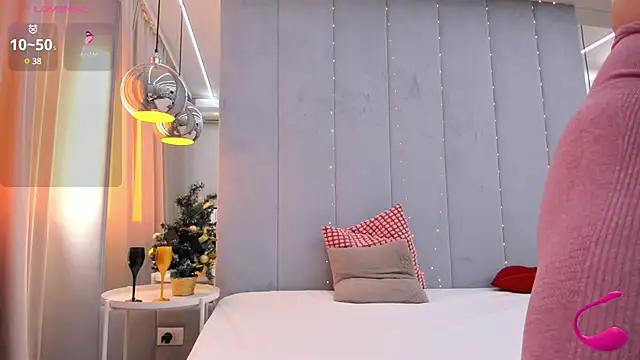 Snapshot of Jessy_Jo chatting on February 14, 6:23 am Jessy Jo online show from February 14, 6:23 am