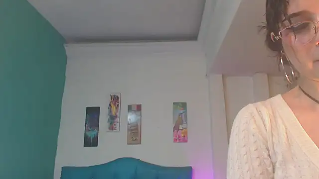 Snapshot of Cinthya-Gomez6 chatting on March 11, 12:06 pm Cinthya-Gomez6 online show from March 11, 12:06 pm