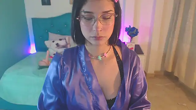 Snapshot of Cinthya-Gomez6 chatting on March 18, 11:19 am Cinthya-Gomez6 online show from March 18, 11:19 am