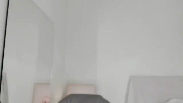 Snapshot of celestica_rose chatting on November 18, 9:30 pm celestica rose online show from November 18, 9:30 pm