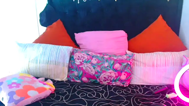 SAVAGExBOO online show from November 10, 4:06 pm