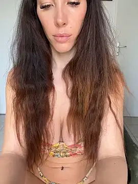 Snapshot of Eyline chatting on March 1, 1:51 pm Eyline online show from March 1, 1:51 pm