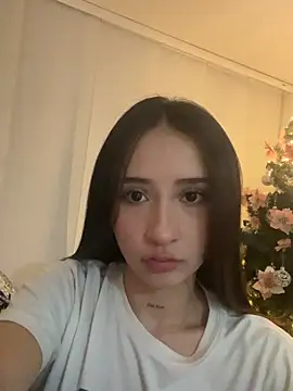 Snapshot of Angeeel_ chatting on December 27, 5:31 am Angeeel online show from December 27, 5:31 am