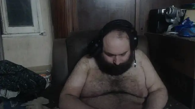 Snapshot of hairyhulk chatting on January 1, 8:13 am hairyhulk online show from January 1, 8:13 am
