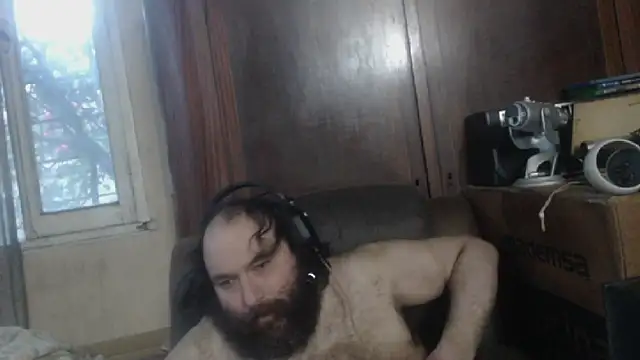 Snapshot of hairyhulk chatting on January 19, 10:06 am hairyhulk online show from January 19, 10:06 am