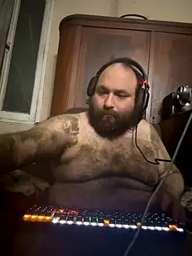 Snapshot of hairyhulk chatting on October 17, 7:11 am hairyhulk online show from October 17, 7:11 am