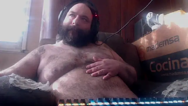 Snapshot of hairyhulk chatting on October 28, 9:17 pm hairyhulk online show from October 28, 9:17 pm