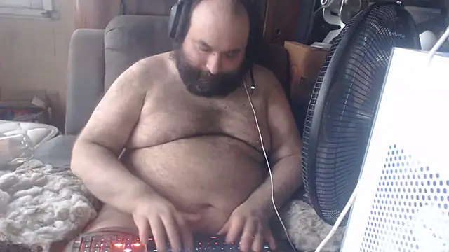 hairyhulk online show from April 1, 9:45 pm