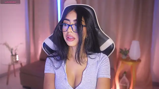 Snapshot of Sara_albrecht chatting on January 17, 12:42 pm Sara albrecht online show from January 17, 12:42 pm