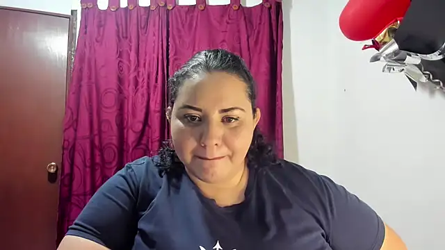 tetasgrandes karol online show from December 31, 8:23 pm