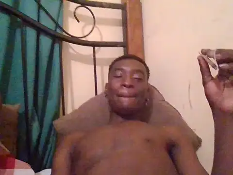 Snapshot of SmallGoodNut chatting on November 6, 6:03 am SmallGoodNut online show from November 6, 6:03 am