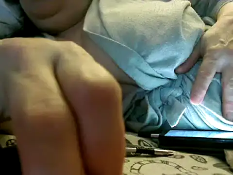 WHITEDAROSE online show from March 10, 8:01 pm