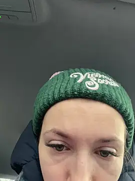 Snapshot of KateRedgar chatting on February 5, 1:44 pm KateRedgar online show from February 5, 1:44 pm