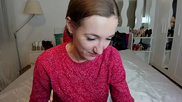 Snapshot of KateRedgar chatting on February 6, 3:31 pm KateRedgar online show from February 6, 3:31 pm