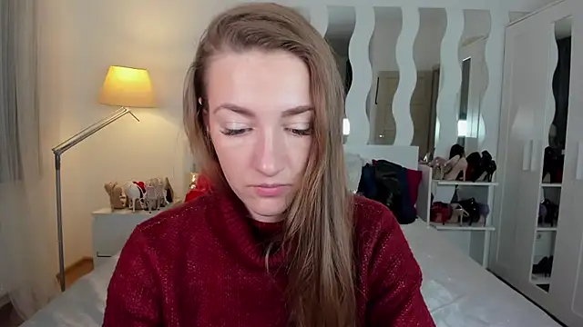 Snapshot of KateRedgar chatting on February 19, 2:01 pm KateRedgar online show from February 19, 2:01 pm