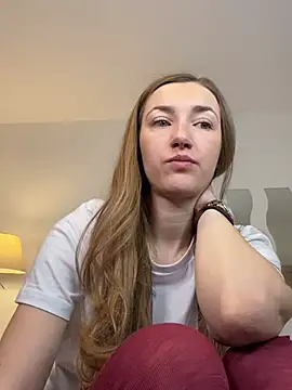 Snapshot of KateRedgar chatting on March 3, 1:31 pm KateRedgar online show from March 3, 1:31 pm