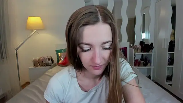 Snapshot of KateRedgar chatting on March 18, 4:48 pm KateRedgar online show from March 18, 4:48 pm