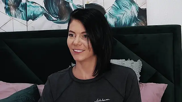 tanyagrey online show from December 3, 8:49 am