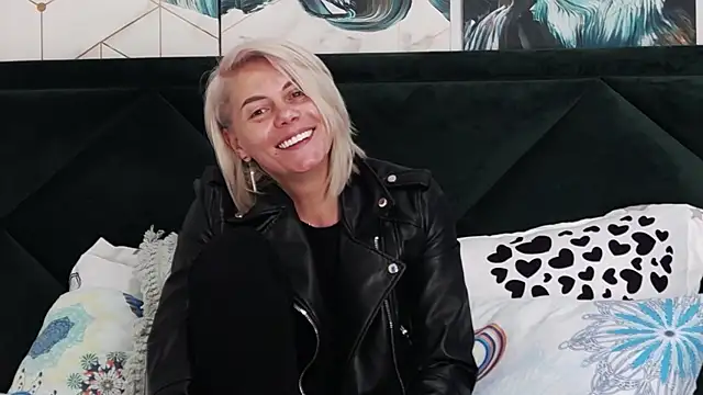 tanyagrey online show from April 24, 5:43 am