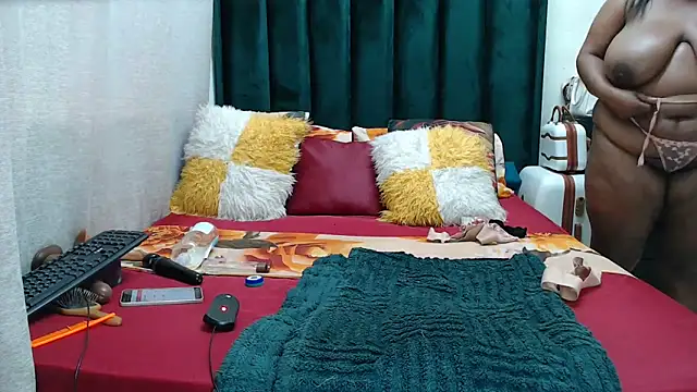 Snapshot of GaggingQueenxx chatting on September 9, 5:07 am GaggingQueenxx online show from September 9, 5:07 am