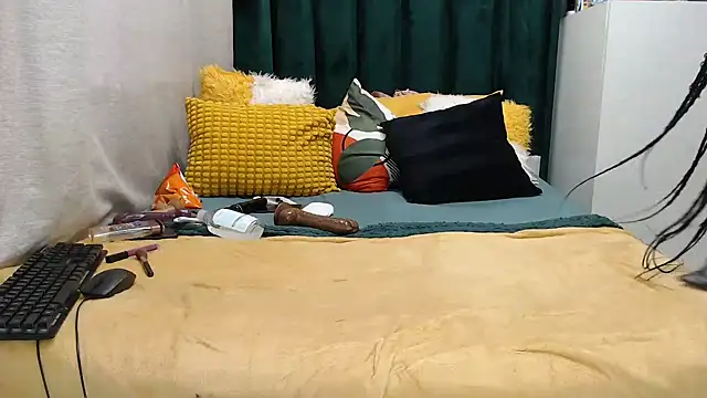 Snapshot of GaggingQueenxx chatting on September 16, 3:24 pm GaggingQueenxx online show from September 16, 3:24 pm