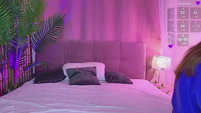 Snapshot of Mia__Peach chatting on January 18, 9:34 pm Mia Peach online show from January 18, 9:34 pm