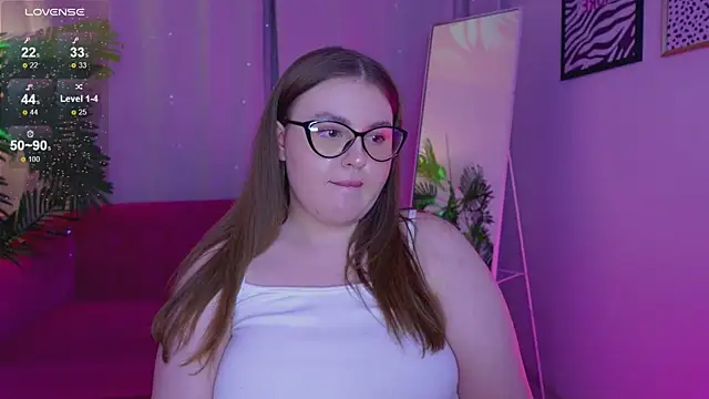 Snapshot of Mia__Peach chatting on February 16, 5:04 am Mia Peach online show from February 16, 5:04 am