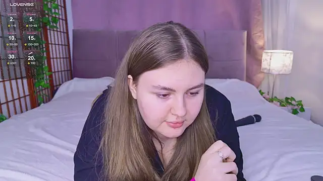 Snapshot of Mia__Peach chatting on March 1, 10:02 am Mia Peach online show from March 1, 10:02 am