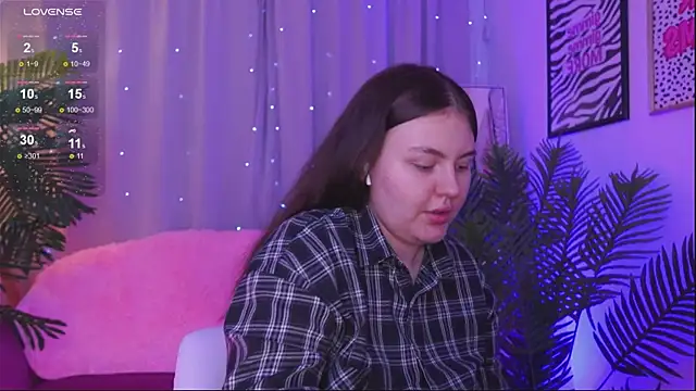 Snapshot of Mia__Peach chatting on March 8, 3:50 am Mia Peach online show from March 8, 3:50 am