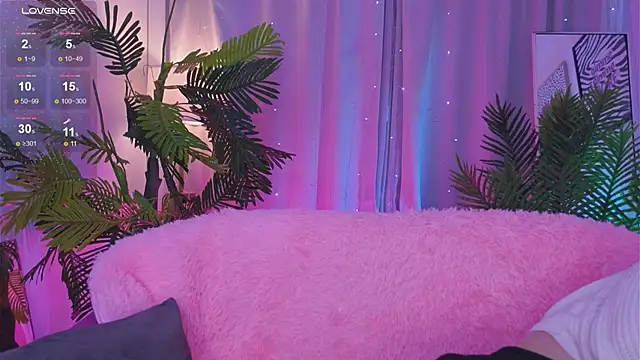 Snapshot of Mia__Peach chatting on March 9, 4:49 am Mia Peach online show from March 9, 4:49 am