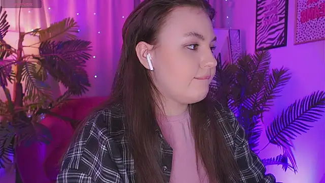 Snapshot of Mia__Peach chatting on March 18, 10:58 pm Mia Peach online show from March 18, 10:58 pm