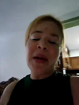 Snapshot of lamorbosa37 chatting on March 12, 6:11 pm lamorbosa37 online show from March 12, 6:11 pm