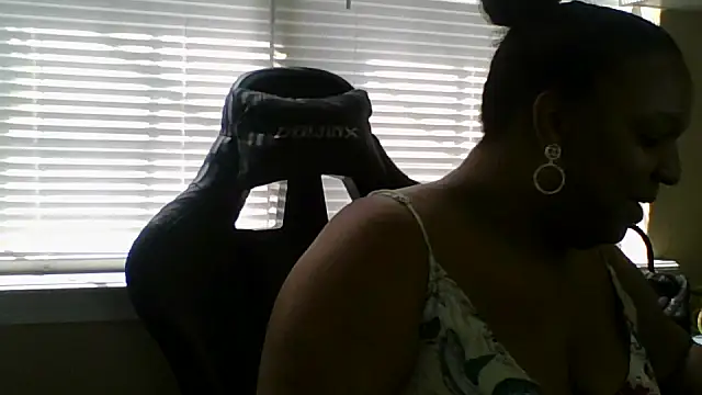 Badgirlbrittt online show from September 25, 4:43 pm