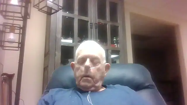 Snapshot of bootlegmanz chatting on September 15, 3:01 pm bootlegmanz online show from September 15, 3:01 pm