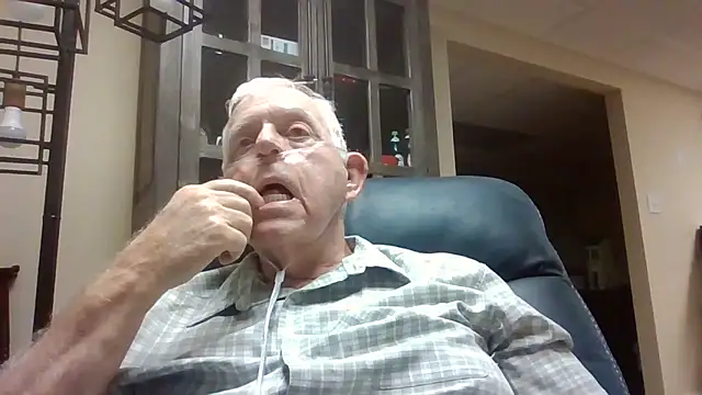 Snapshot of bootlegmanz chatting on October 8, 4:48 pm bootlegmanz online show from October 8, 4:48 pm
