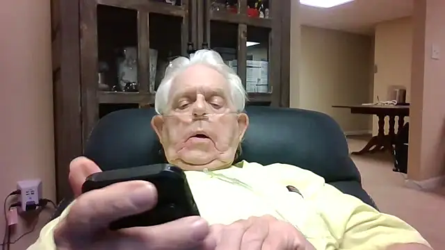 bootlegmanz online show from April 10, 2:33 pm