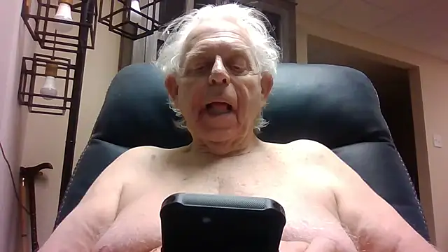 bootlegmanz online show from April 18, 5:55 am