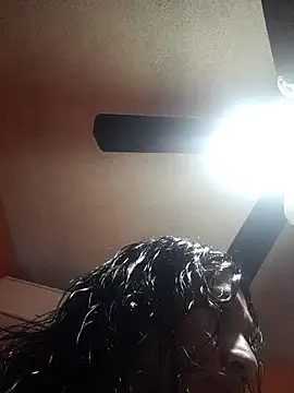 miicheele32 online show from January 1, 9:09 pm